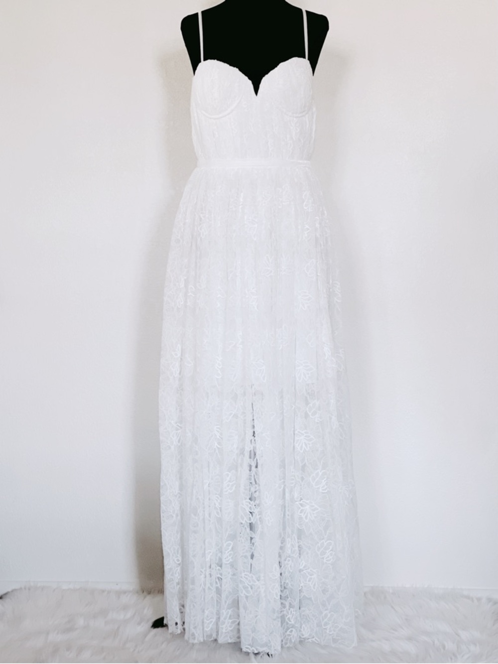 SAU LEE Selena Lace Midi Dress - Picture 2 of 15